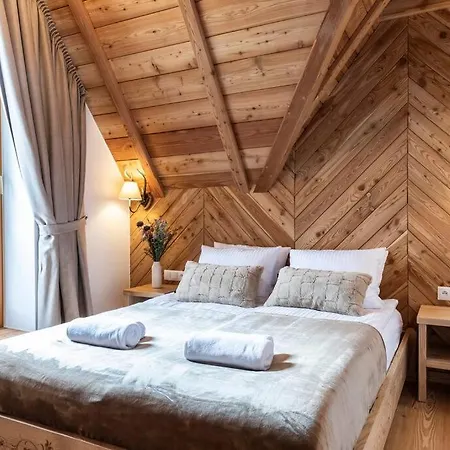 Mountain Base - Diamentowe Tarasy 3 *